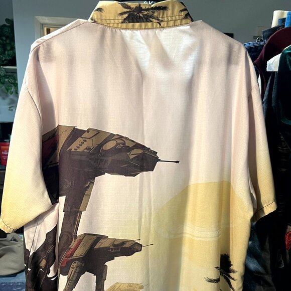 Awesome! Star Wars AT-AT Hawaiian-Style Men's Short-Sleeve Button-Up SZ XXXL - Picture 3 of 3